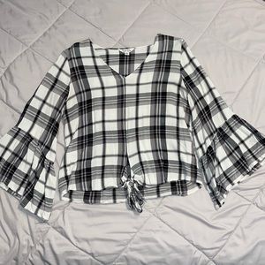 Belle sleeve plaid Top ✨Perfect for fall✨